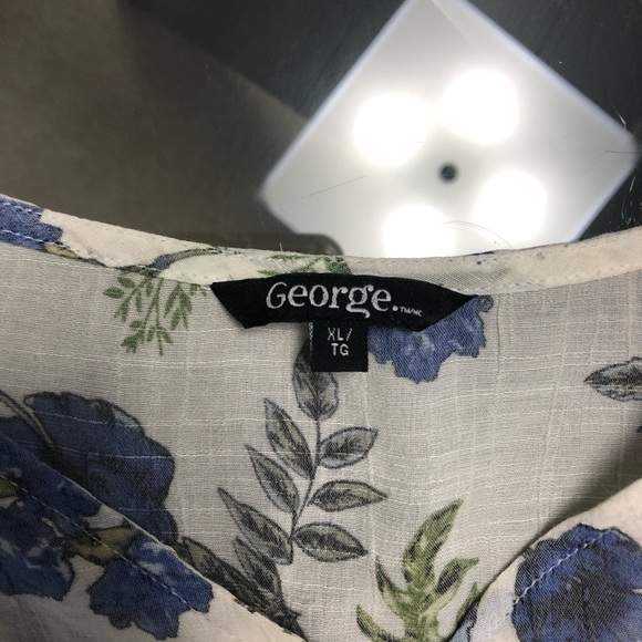 White Floral Reformation Shirt - Picture 2 of 2